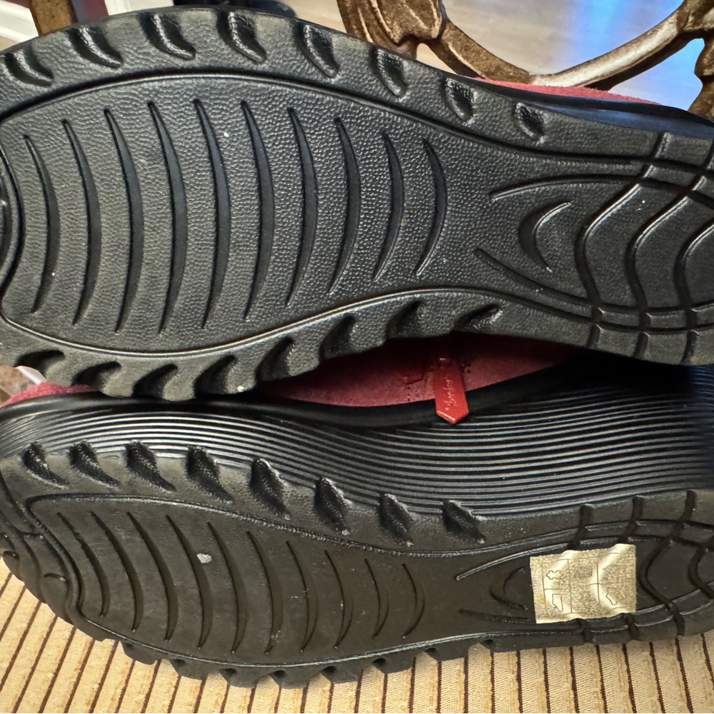 Sketchers Women's Suede Ankle Boots - Redish - Picture 3 of 3